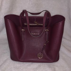 Micheal Kors Burgundy Purse